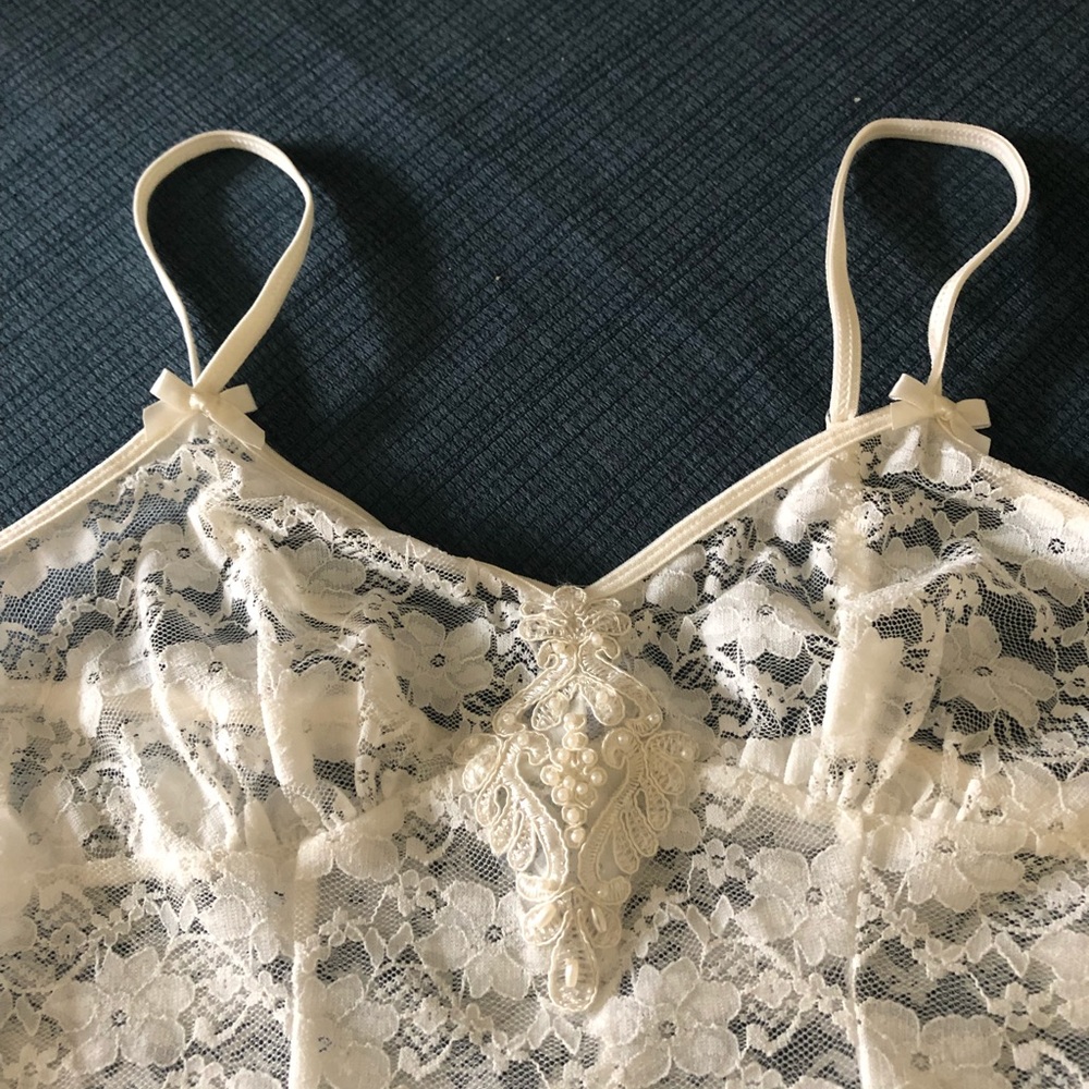 White Bridal Lingerie Robe & Nightgown